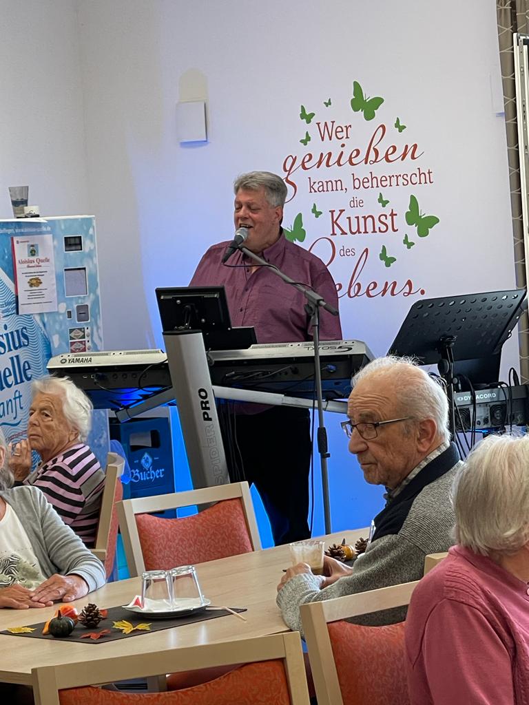Musikalischer Eiskaffee im Johanniter-Quartier