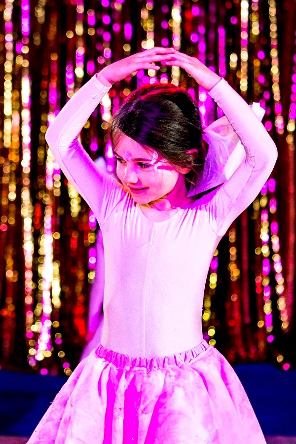 Mit tollen Kostümen wird der Tanz zur Show.