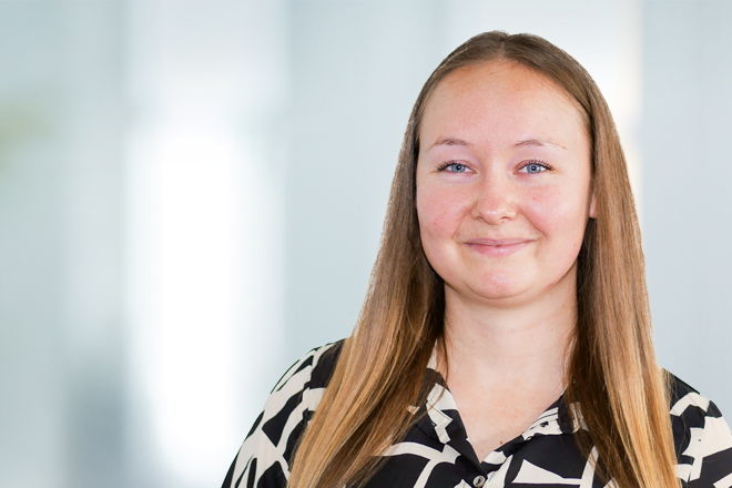 Porträt von Julia Wenk, Stellvertretung Sachgebietsleitung Kindereinrichtungen.