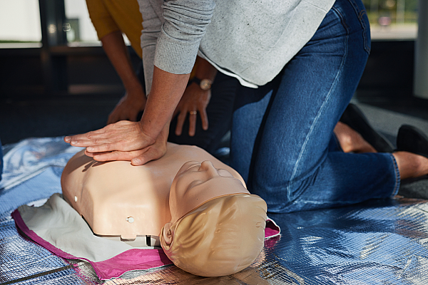 Demonstration der Herz-Lungen Massage