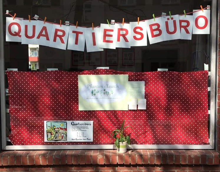 Eingang Quartiersbüro im Freigerichtsviertel in Hanau: Bild von Schaufenster