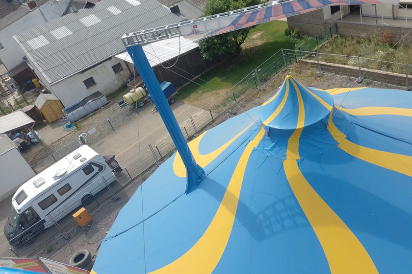 Drohnenaufnahme: JUHte-Laune-Zelt von oben