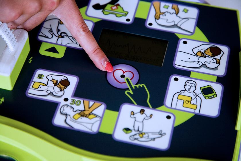 AED-Gerät (automatisierte externe Defibrillation)