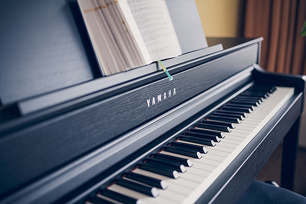 Nahaufnahme eines Klaviers