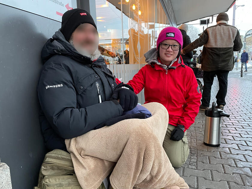 Die Mannheimer Johanniter-Jugend möchte wohnungslosen Menschen auf Augenhöhe begegnen.