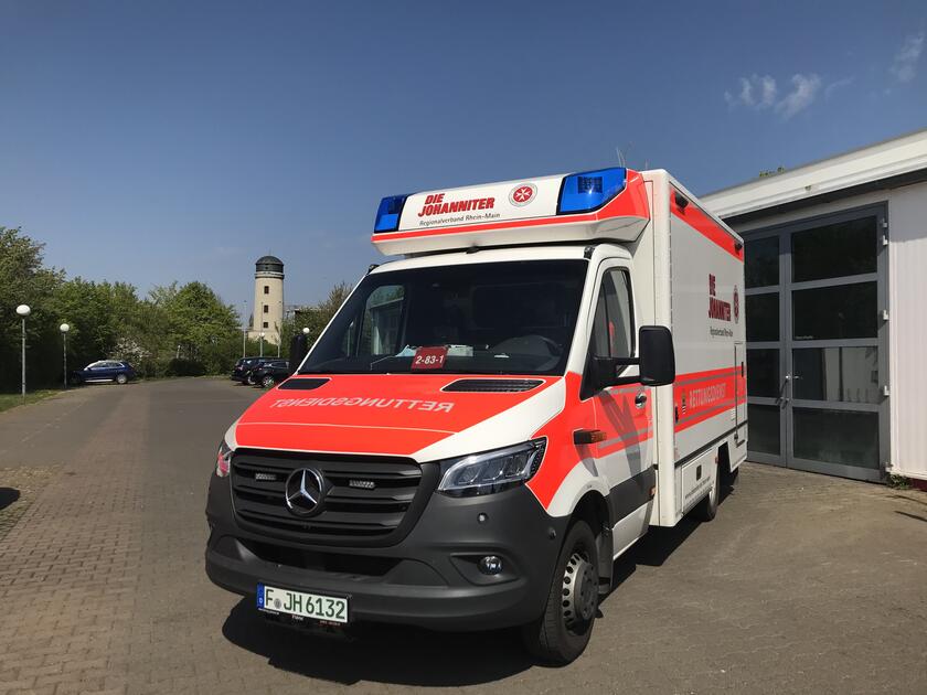 Rettungswagen vor Rettungswache