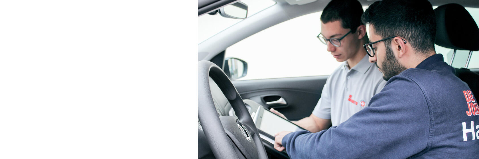 Ein FSJler der Johanniter im Gespräch.