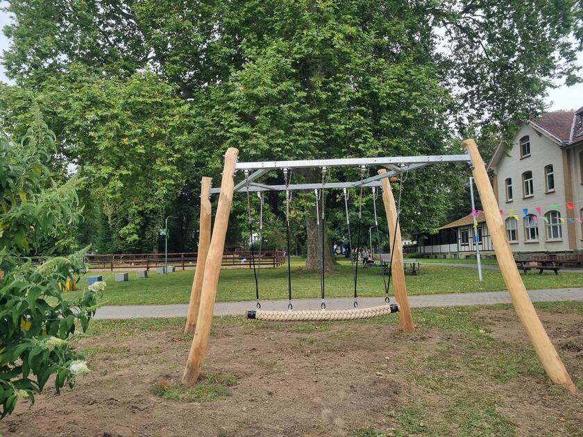 Tampenschaukel als Spielgerät