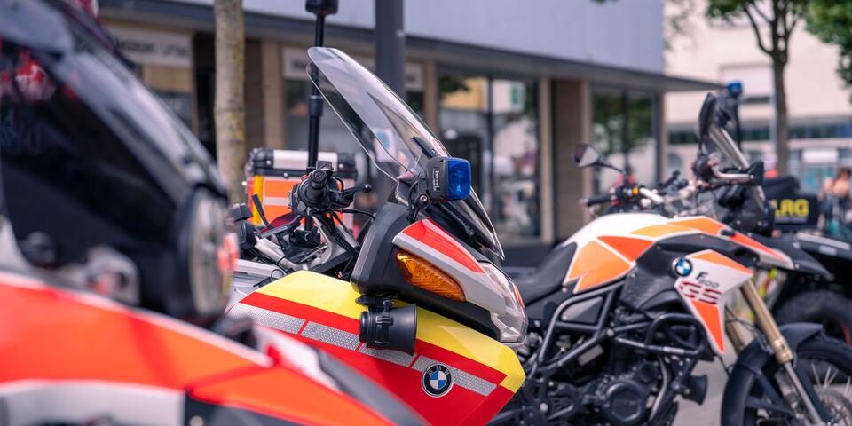 Motorräder der AVH.