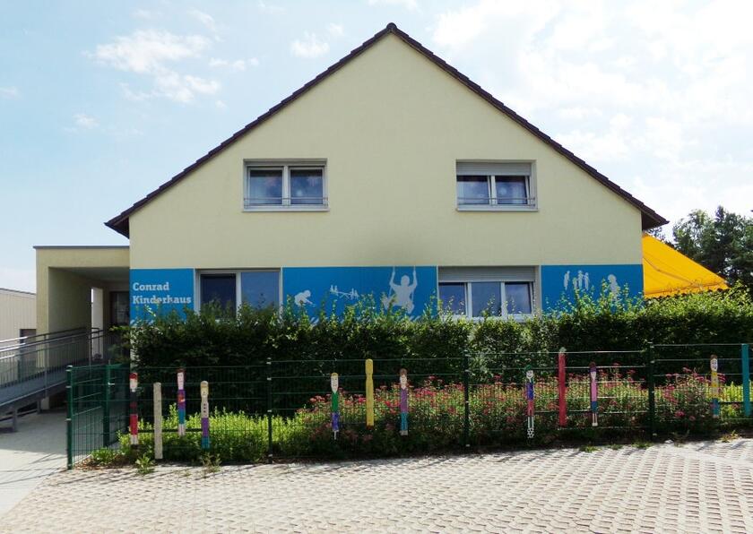 Außenansicht Johanniter-Kinderhaus bei Conrad Electronic SE