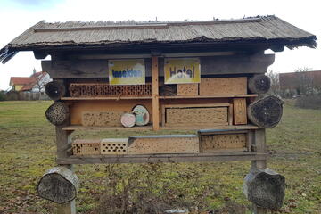 Bienenhaus Johanniter-Kinderhort Pettendorf