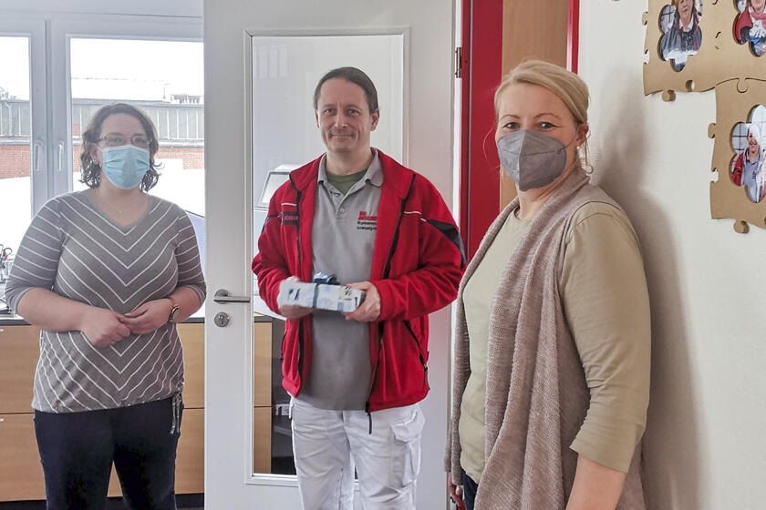 Michael Neuber startete vor 25 Jahren als Pflegeassistent und ist nun nach abgeschlossener Ausbildung Pflegefachkraft.