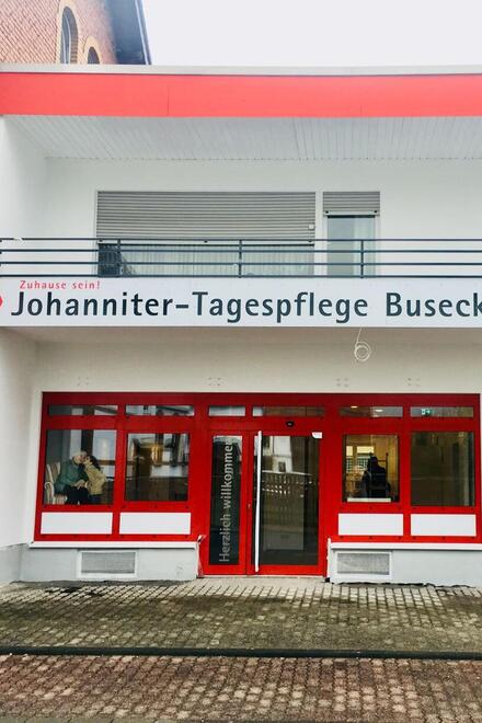 Außenansicht Gebäude Tagespflege Buseck