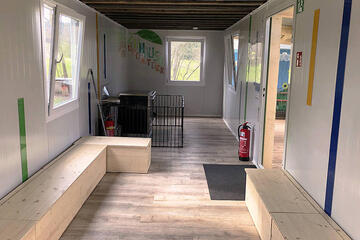 Bauwagen Innenansicht Johanniter-Waldkindergarten in Stefling