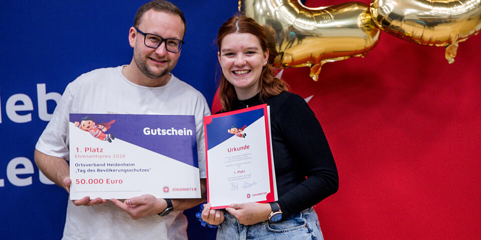 Die Erstplatzierten des Ehrenamtspreises mit ihrer Urkunde