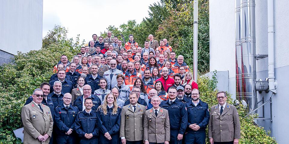 Gruppenbild aller Teilnehmenden