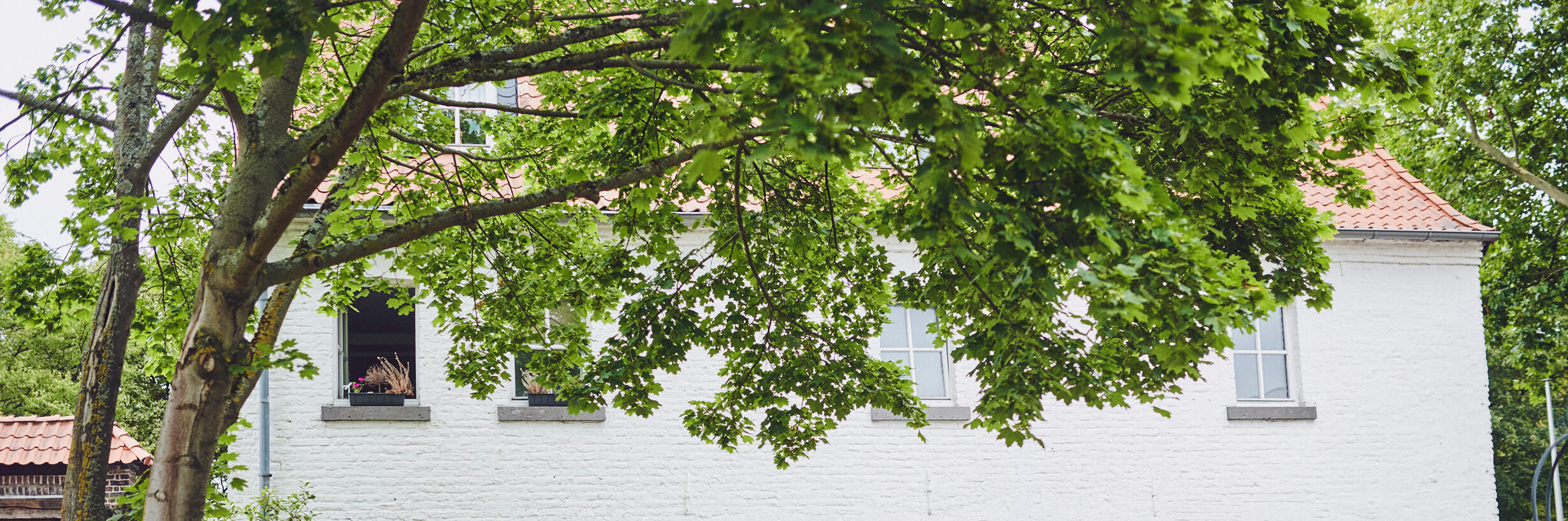 Vorderseite denkmalgeschützte Haus vom Johanniter-Stift Heuserhof in Köln.