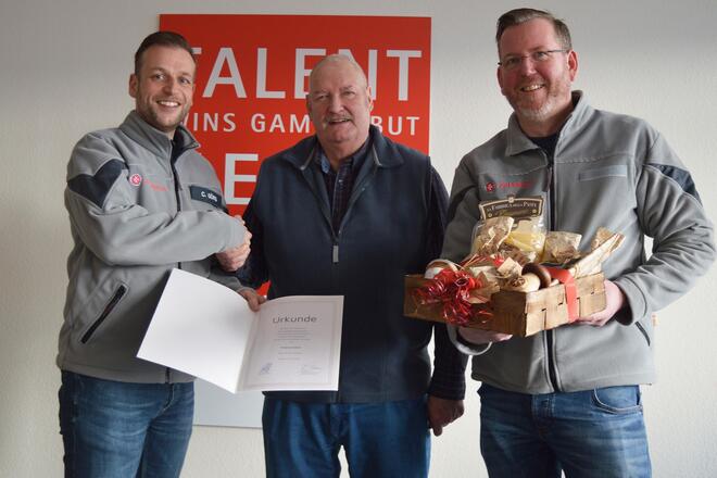 Von links: Regionalvorstand Christian Görg, Wolfgang Fischbeck und Alexander Thieme, Sachbereichsleitung Fuhrpark-/Gebäudemanagement/IT.