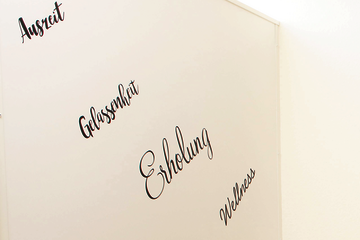 Wanddekoration im Behandlungsraum: Auszeit, Gelassenheit, Erholung, Wellness