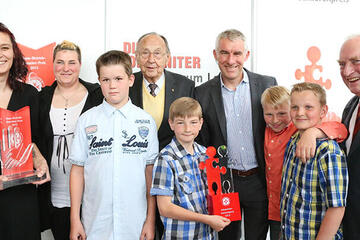 Träger und Verleiher des Hans-Dietrich-Genscher und des Johanniter-Juniorenpreises im Jahr 2013.