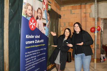 Stefanie Schneider, Fachbereichsleitung Kindertagesstätten und Einrichtungsleitung Isabel Wroblweski