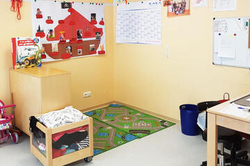 Gruppenraum der Kita Nimmerland: Unsere Familiengruppe Piratenschiff