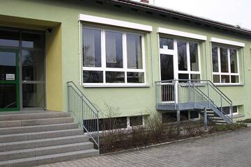 Eingang Johanniter-Mittagsbetreuung Grundschule Nittenau