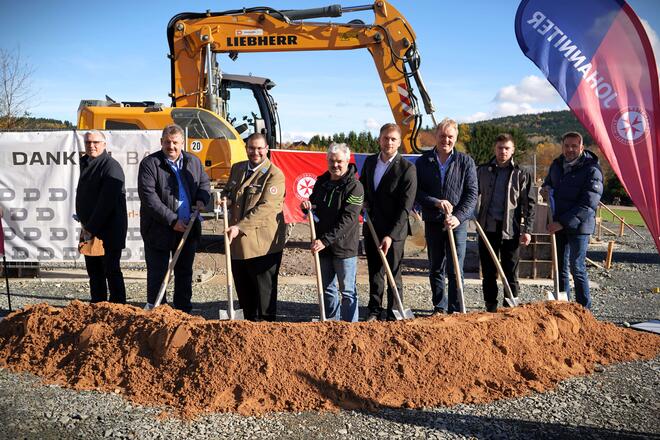 Beteiligte bei Spatenstich