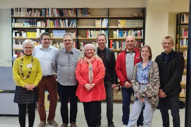 Vertreter von Spendenaktion am Rabanus Maurus Gymnasium