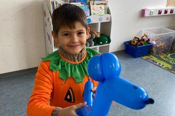 Verkleidetes, geschminktes Kind