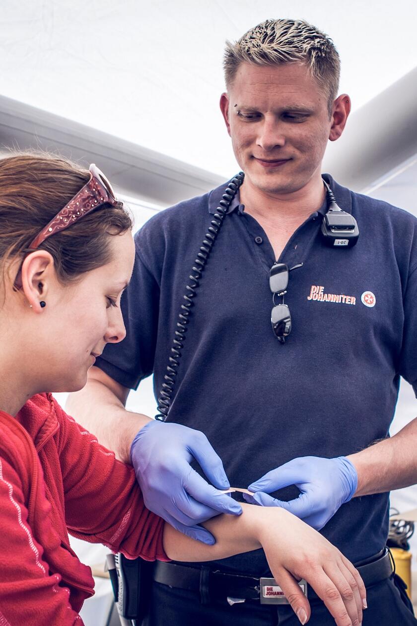 Ehrenamtliche und fachmännische Hilfe