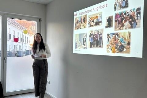 Vortrag von Pflegedienstleitung Janet Mayer