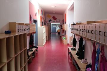 Garderobe Johanniter-Kinderhort "Farbenklecks"