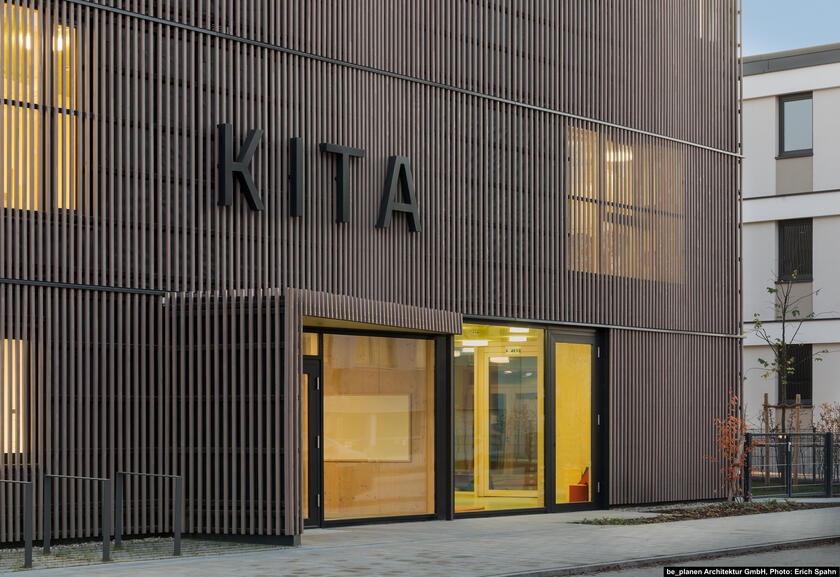 Haupteingang Johanniter-Kinderhaus "HOCHHINAUS"