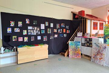 Ausstellungswand
