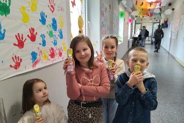 Kinder im Flur