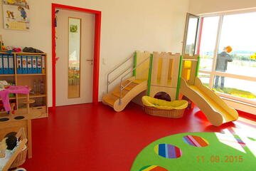 roter Gruppenraum Johanniter-Kinderkrippe "Pusteblume"