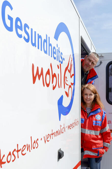 Das Gesundheitsmobil Lübeck wird von Thomas Müller und Sabine Gritzka betreut