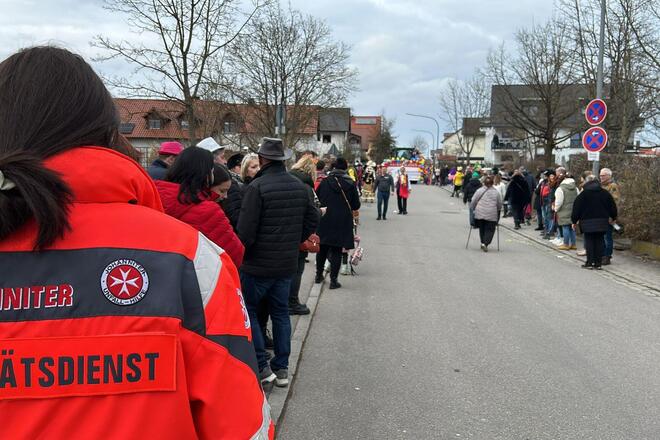 Faschingsumzug mit Sanitäter 