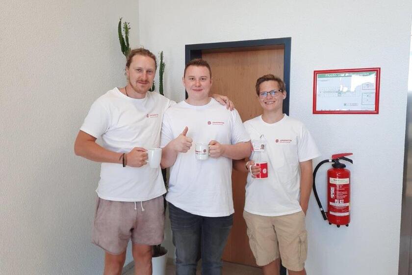 Gruppenfoto der Werber in der Geschäftsstelle