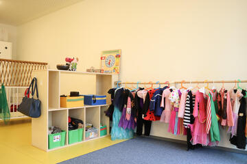 Spielen und Verkleiden im Krippenbereich