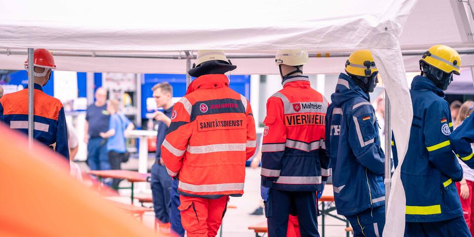 Einsatzkleidung der AVH.