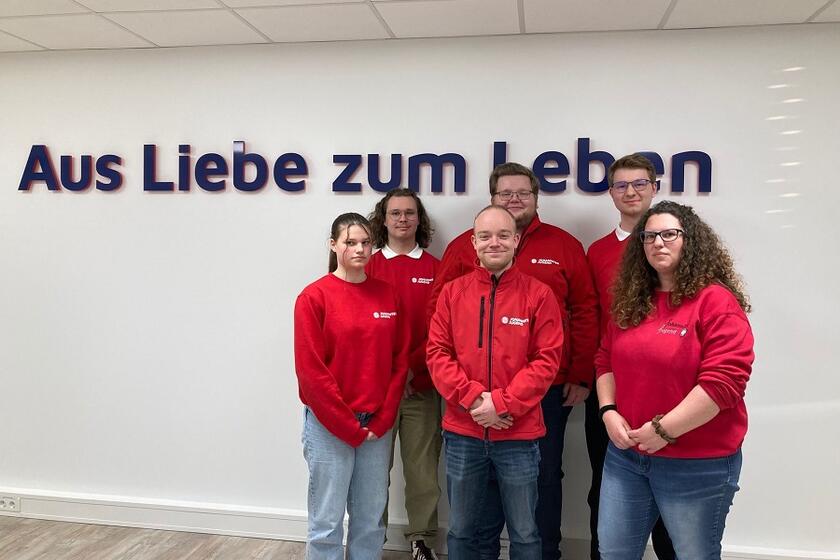 Luca Schüle (hinten von links), Axel Ebbecke, Philipp Wengeler, Anna Bremer (vorne von links), Patrick Glander und Ulrike Bremer-Sußner und sind die neue Regionaljugendleitung im Regionalverband Weser-Ems. 