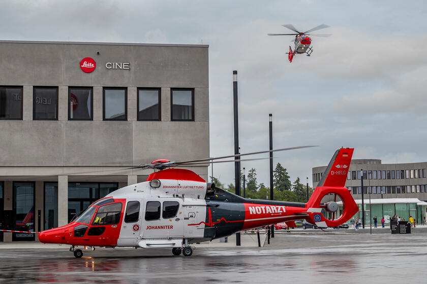 Hubschrauber auf dem Leitz-Park-Gelände beim 6. Symposium der Johanniter Luftrettung.