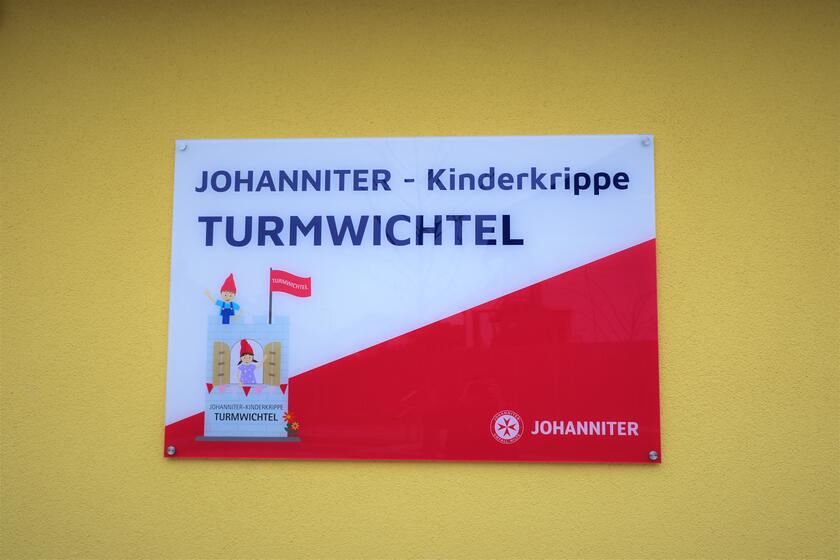 Schild Johanniter-Kinderkrippe "Turmwichtel"