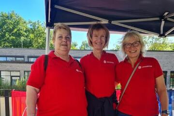 Ehrenamtliche im Vitalzentrum auf dem Gartenfest.