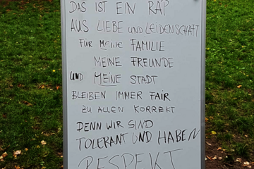 Im Projekt Mitmachen der Johanniter in Berlin lernen junge Menschen Toleranz und Respekt.