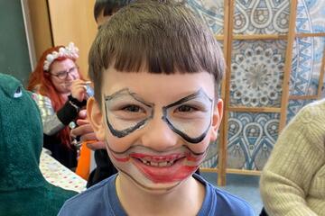 Verkleidetes, geschminktes Kind