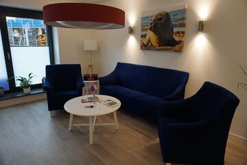 Gemütliche Sofaecke in der Tagespflege Cuxhaven