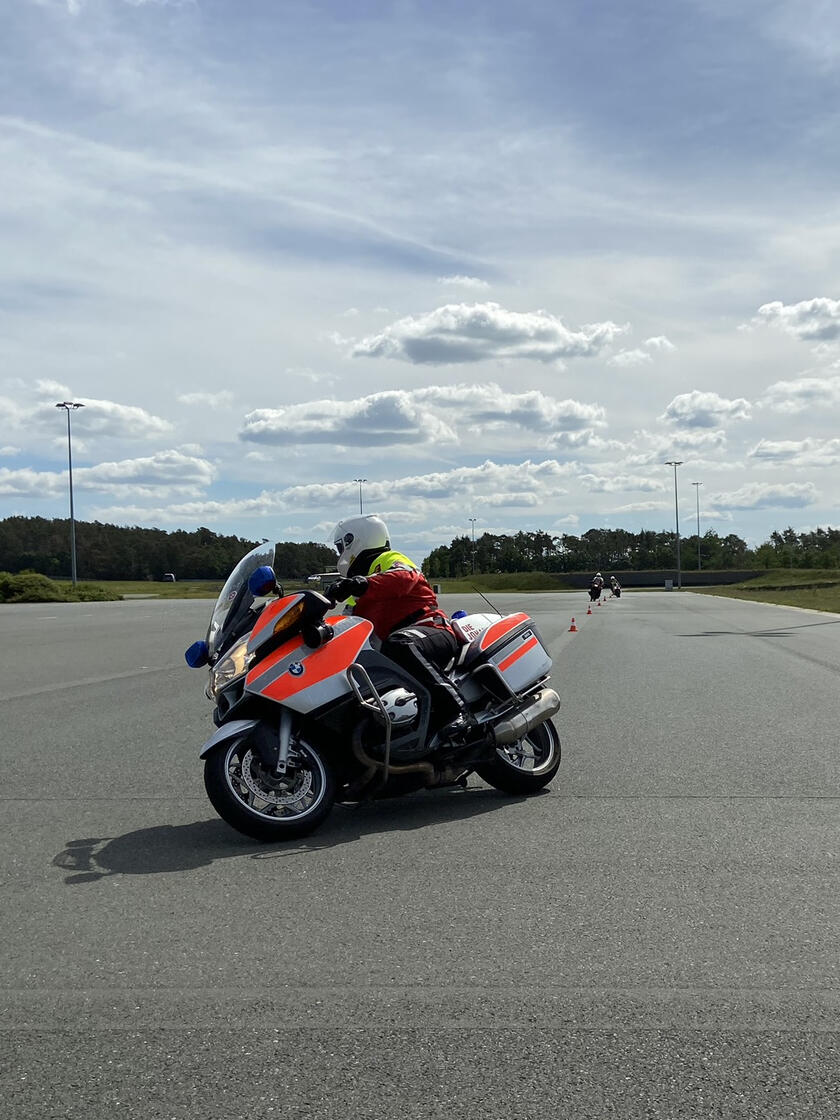 Die Motorradeinheit der oberfränkischen Johanniter beim Fahrsicherheitstraining.